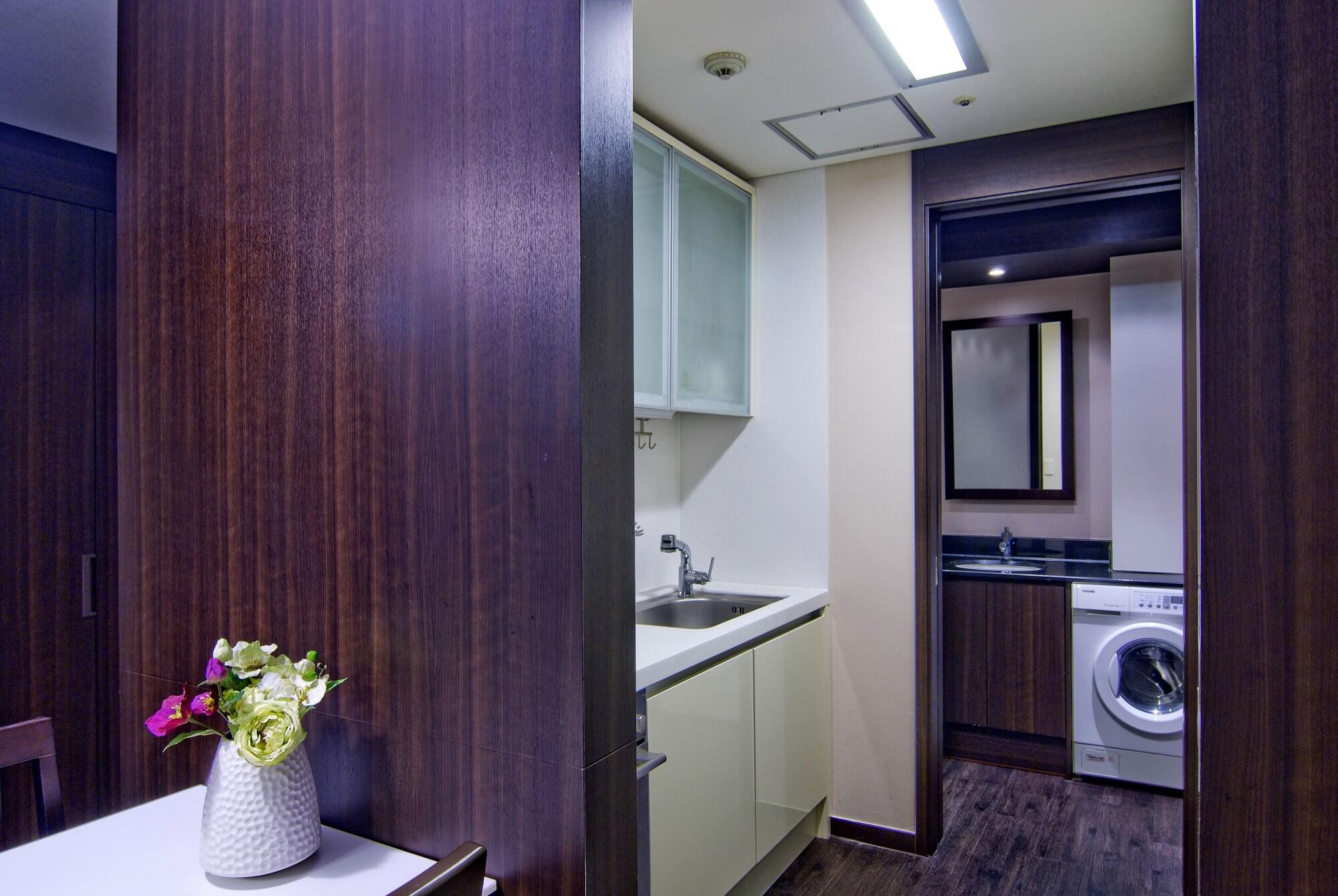 Vabien Suite 2 Serviced Residence Сеул Экстерьер фото